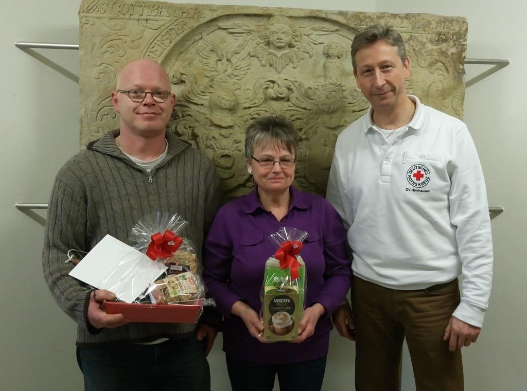 2. Vorsitzender Ralf Hagedorn freut sich mit Markus Kretzler und Brigitte Schumann, Foto: K. Hartung